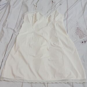Vintage 1970s 1980s Gaymode JC Penneys Ivory Nylon Slip Size 36 Simple Pretty